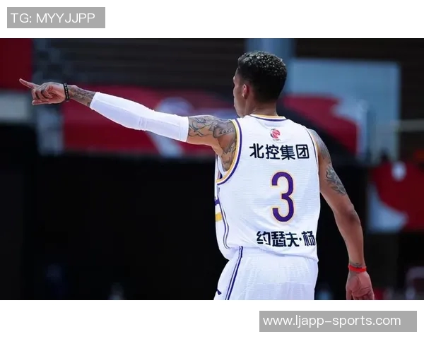 小卡状态火热近三场场均37分钟贡献317分93板47助命中率高达52 小卡状态火热近三场场均37分钟贡献317分93板47助命中率高达52