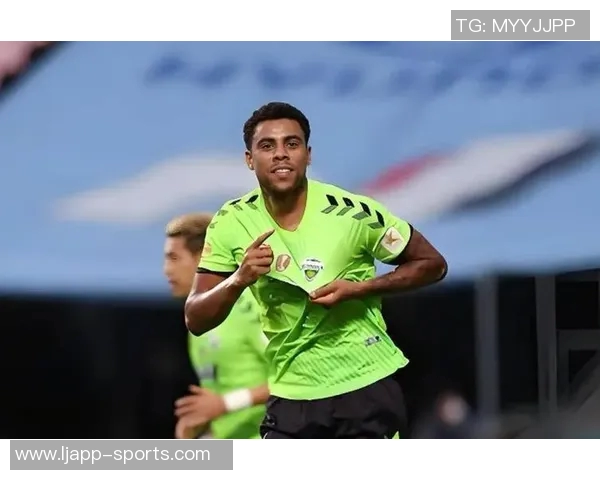 热身赛河南队逆转大连英博古斯塔沃姆布拉马莱莱联袂破门助胜