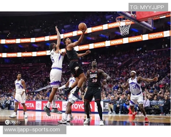 马克西表现稳定全场22投10中三分命中率提升砍下29分3抢断助球队取胜 马克西表现稳定全场22投10中三分命中率提升砍下29分3抢断助球队取胜